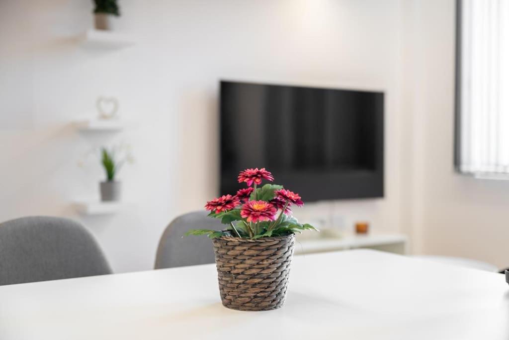 Luxury Stylish Apartment *